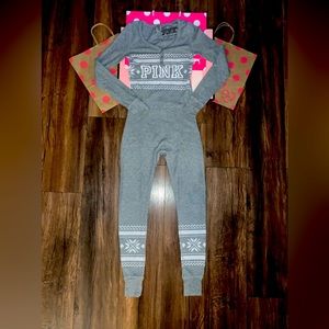 VS PINK SIZE XS HTF OLD SCHOOL ONE PIECE BUTT FLAP ONESIE SLEEPER.